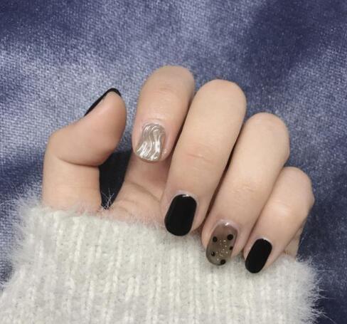 跳色波点美甲